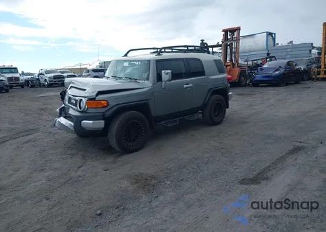 2011 Toyota Fj Cruiser из США, поврежденный, VIN JTEBU4BF0BK105436